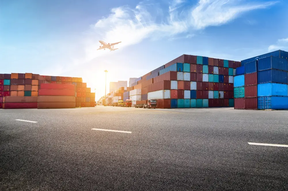 Ocean Freight Rates 2025: Complete Guide with Cost-Saving Tips